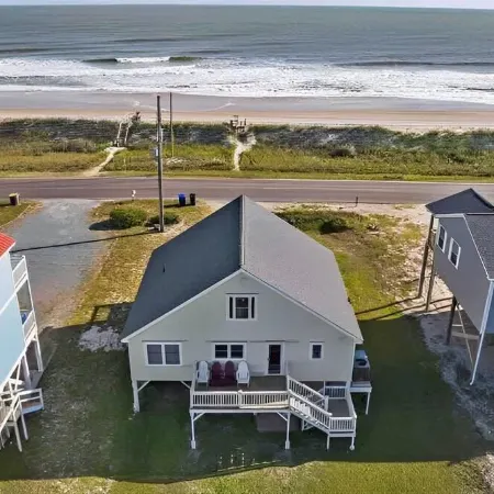 Beautiful Beachfront and Bayfront House