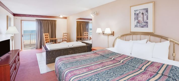 Super 8 by Wyndham Mackinaw City/Beachfront Area Hotels in Cheboygan County