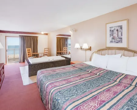 Super 8 by Wyndham Mackinaw City/Beachfront Area Hotels in Mackinaw Township