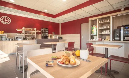 Ace Hôtel le Mans Отели в г. Сен-Павас