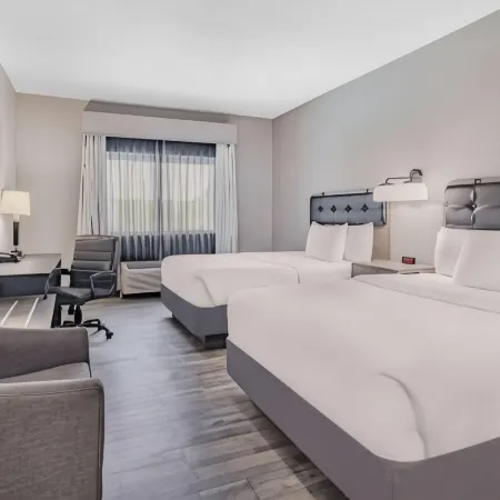 La Quinta Inn & Suites by Wyndham Evansville