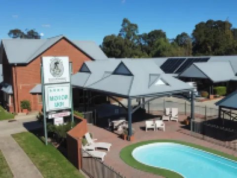 Young Federation Motor Inn and Services Club Hotels in Young
