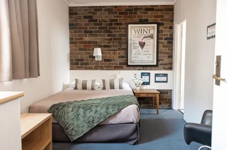 Hornsby Inn Отели рядом с достопримечательностью «Swane's Nurseries»