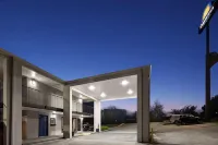 Days Inn by Wyndham Douglasville-Atlanta-Fairburn Road Hotels in Douglasville