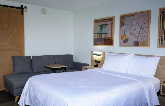 Airport Waterfront Inn