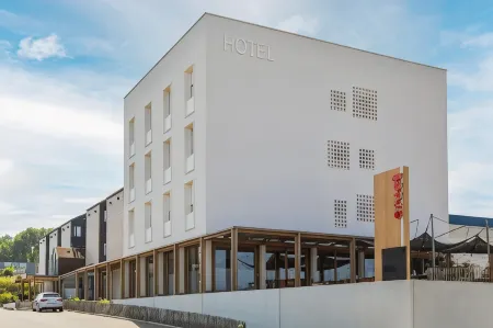 Greet Hotel Limoges Nord Отели рядом с достопримечательностью «Сен-Пьер-дю-Квейруа»