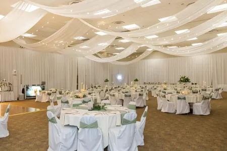 Cedar Shore Resort Отели в г. Запад Пойнт Тауншип