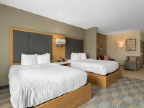 La Quinta Inn & Suites by Wyndham Coralville Iowa City Hotels in Johnson County