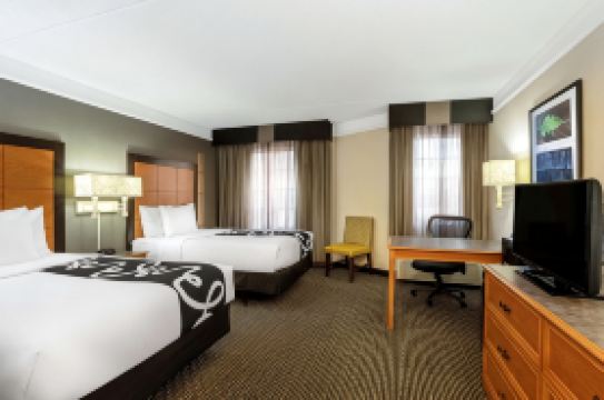 La Quinta Inn & Suites by Wyndham Tucson Airport