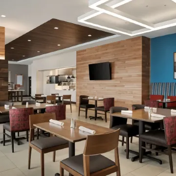 Hilton Garden Inn Milwaukee Brookfield Conference Center