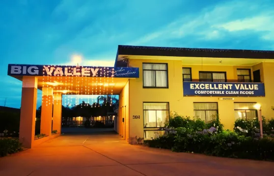 大山谷湖畔樂園汽車旅館