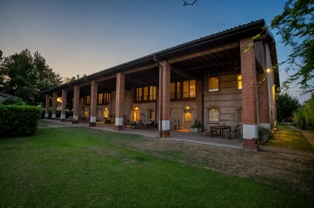 Santellone Resort Отели рядом с достопримечательностью «Via delle Grazie»