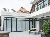 By Friso Den Haag - Scheveningen スケベニンゲンのホテル