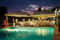 Hotel Cristallo Relais Sure Hotel Collection by Best Western - Pools