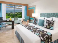 The Pyramid Cancun by Oasis - All Inclusive Hotel a Cancun