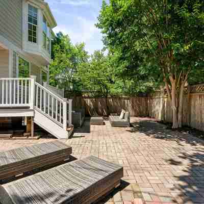 NEW!! Cozy Arlington Home Near DC Hotel Exterior
