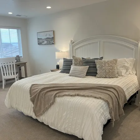 Charming 3-bedroom townhome with WiFi, AC in wonderful Washington