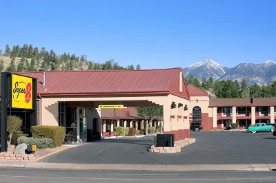 Super 8 by Wyndham Nau/Downtown Conference Center Отели в г. 