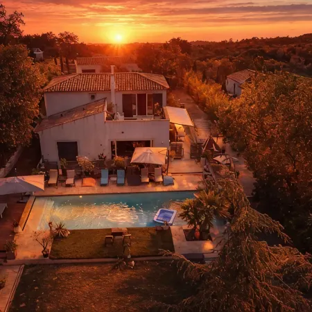 Detached 2-Bedroom House with Private Garden and Terrace. Quiet Location and Pool
