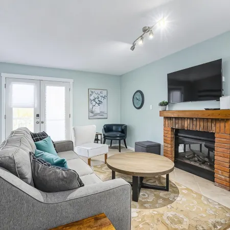 The Alpine - Central Collingwood Condo