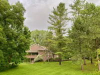 Charming and Private 3-bedroom house by Saylorville Lake, North of Johnston - Boutique