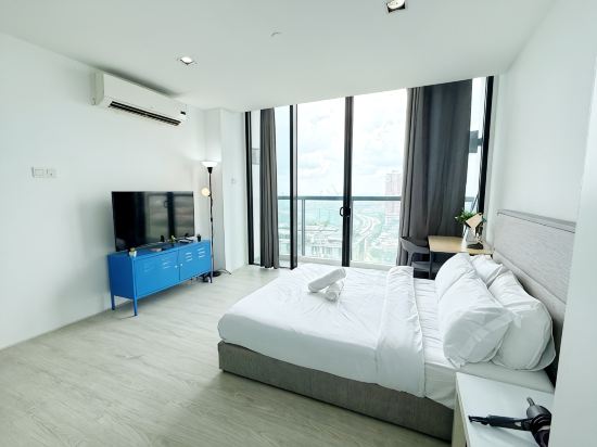 The Square One By Luvit Stay