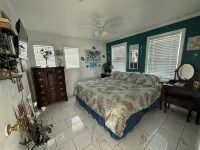 BEACH FRONT ISLAND COTTAGE 3 BEDROOM,1 BA  PETS MUST BE DECLARED WHEN BOOKED. Sargent otelleri