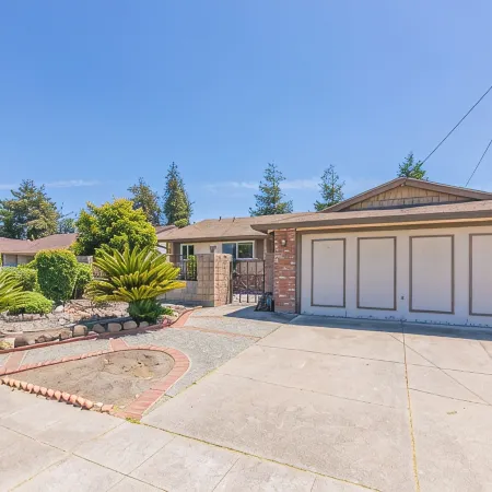 7 Bed Single Level Home+Detached Casita, Game Room, Fire-Pit, Free Parking/Wi-fi