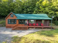 Huck's Hideaway - Mountain Views Near Rangeley! Pet Friendly!