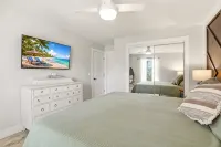 Caloosahatchee Hideaway I, Waterfront Farmhouse Escape, Near Babcock Ranch