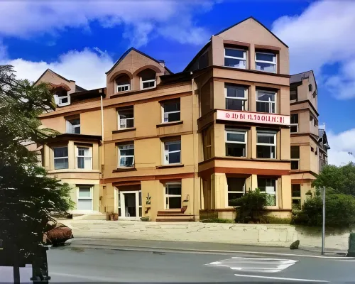 Arrandale House Hotels in Douglas
