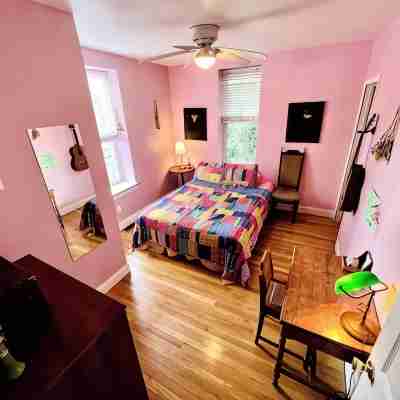 Unique, Homey, & Spacious City Nest Rooms