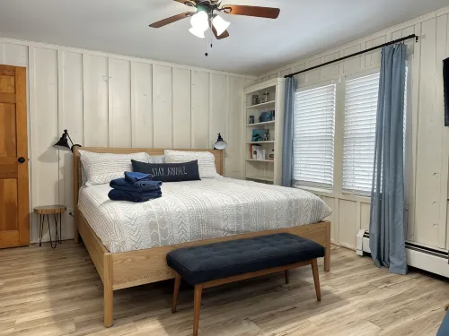 Cozy Sacandaga Lake Home, Sleeps 15, Fire Pit, Outdoor Deck, Pet Friendly!