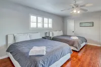 Heated Pool 3BR Home, 15mins to Beach - Villas