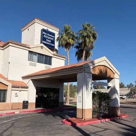 Sky Harbor Airport Inn