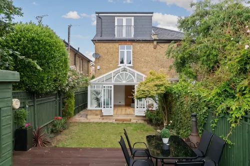 Kingston 3BR | Relaxed Comfort for Family & Work