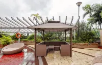 Stunning Suite 10 Steps from Eastwood Mall - balcony