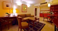 Metropolitan Hotel - Pools