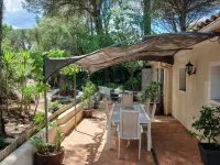 Superb villa with pool, 3 bedrooms, 2 bathrooms, large living room....... - Homestays