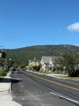 Downtown Ludlow, walk to ski shuttle, room for multiple families, pet friendly! - 4-Star