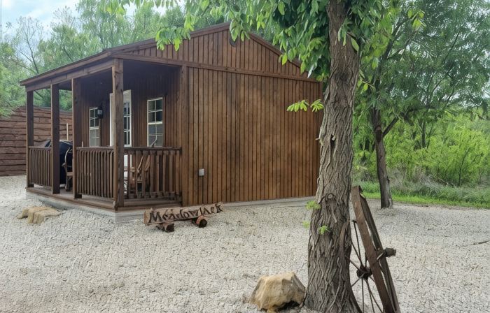 Meadowlark Cabin - Quiet Nature Escape w/ Creek & 150 Acres