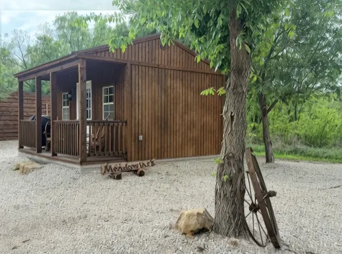 Meadowlark Cabin - Quiet Nature Escape w/ Creek & 150 Acres