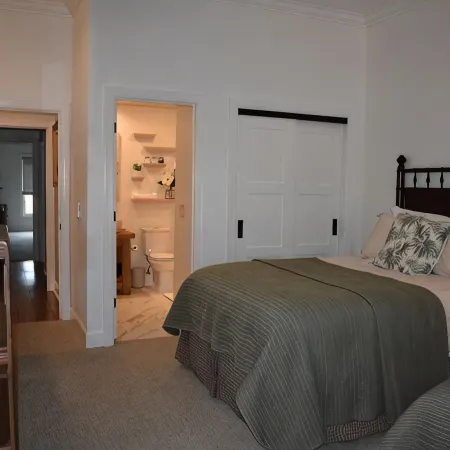 Live Oaks Cottage - Golf Course Views & Lowcountry Charm in Bluffton, SC