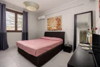 Exclusive villa with garden near the sea - Villas