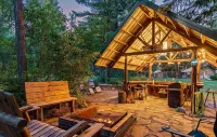 Silverwood Basecamp with Games and Outdoor Bar - Homestays
