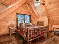 Honey Bear Cabin at Trickle Creek Hôtels à : Marion Township