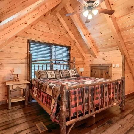 Honey Bear Cabin at Trickle Creek