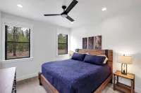 Serene & Modern, Steam Shower, Hot Tub, King Beds - 4-Star
