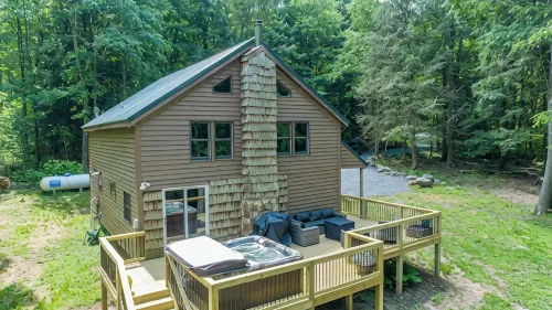 Oversized Hot Tub • Fire Pit • Mountain Cabin Getaway • Near Deep Creek