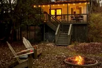 Cozy 2-bedroom Lakehouse on the South Bayou of Hamlin Lake - 3-Star